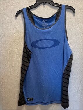 Oakley Tank Top, men’s large regular. Authentic, Y2K, crewneck, color block
